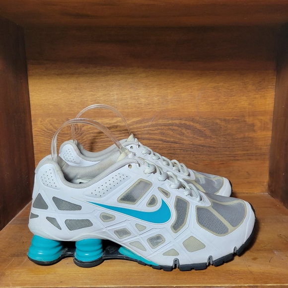 Nike Shox Turbo Althelic Sneaker 6Y - Picture 2 of 7